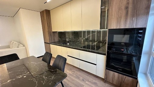 Продаж 2 км квартири в ЖК бізнес класу