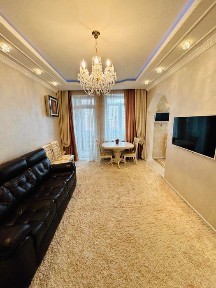 Чудова мебльована трикімнатна квартира