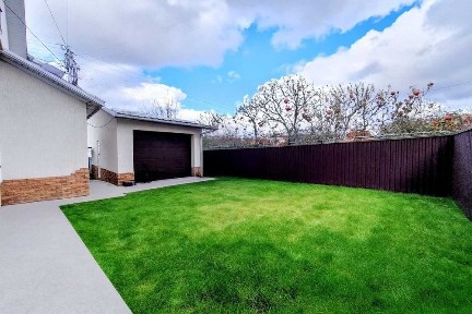 Здається 4-х кімнатний БУДИНОК в ЦЕНТРІ міста р-н вул. ГЕРОЇВ МАЙДАНУ.