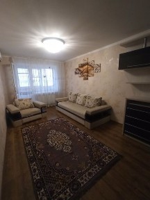 Оренда затишної квартири в р-ні Митниці