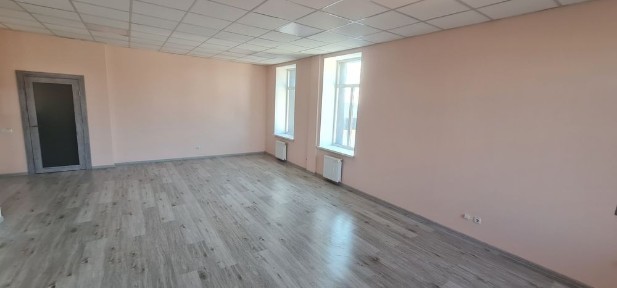 Оренда приміщень 17 кв. м в. Є мокра точка