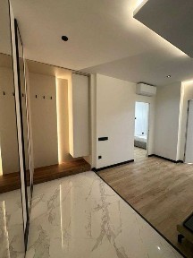 Продається 2-х кімнатна квартира з кухнею студією з ремонтм в центрі