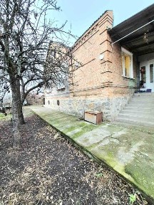 Продам міцний будинок 154 м2 в районі пивзаводу.