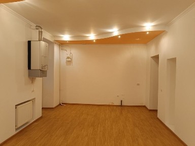 3-кімн. квартира на вул. Шевченка 1-й поверх, можливо під комерцію