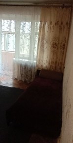 ЗДАМ 1 КВ ТОРГМАШ біля зупинки