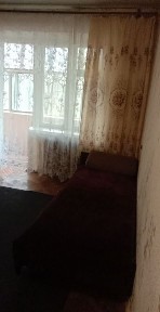 ЗДАМ 1 КВ ТОРГМАШ біля зупинки