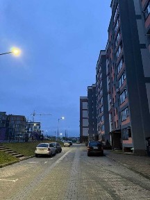 2 кімн Варшавський мікрорайон. Зданий та обжитий будинок