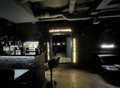 Продаж приміщення з діючим бізнесом в центрі міста