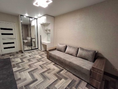 Первая сдача. Мира 43. Новострой. S=42м2.