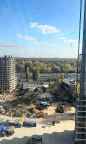 ЖК <a href='/newbuilding/6327/view/zk-metropolis'>Метрополис</a> 82 кв м Продаж по Переуступці