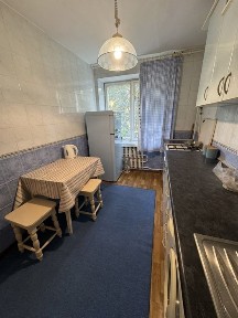 Подобово 1-кім погодинно, помісячно, вільна. Поруч автовокзал.