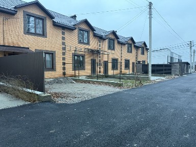 Продам таунхаус з ремонтом