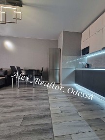 Сдам 2 комн квартиру. трц. Альтаир. Таирово. Киевский р-н.