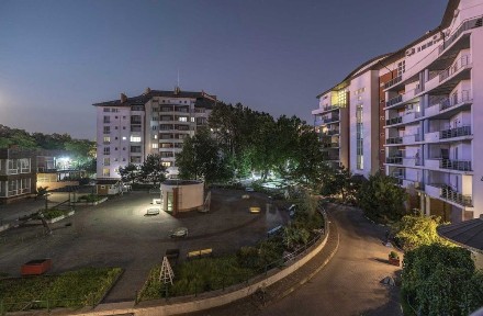 малоквартирный дом, парк Шевченко! средний этаж, газовая птита, убежище!