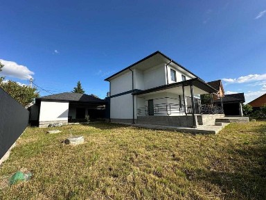 Просторий будинок 15 соток Автонавіс Тераса Гараж Газ Білогородка