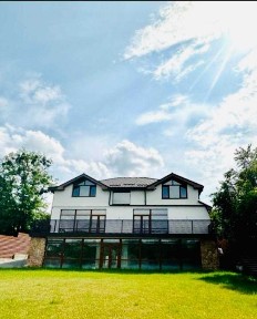 Продаж будинку 450 м2 Музичі Земельна ділянка 10 с. з виходом до озера