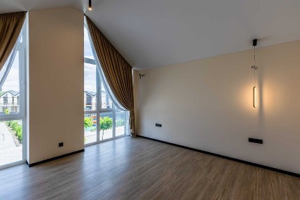 Таунхаус з ремонтом В 15 хв від Києва, с. Романків Обухівський район