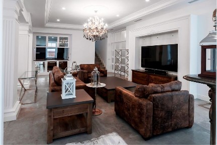 Конча Заспа, Дамба 7 км, свій вихід на р. Дніпро, елітне містечко