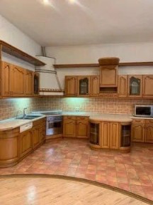 Сдам просторную 4-к квартиру центр ул. Воскресенская /Старокозацкая