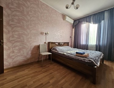 Подобова оренда двокімнатної квартири вул. Робоча