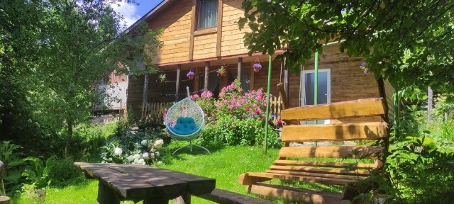 Біла хижа. Ідеальний відпочинок в Карпатах з дітьми. Будинок в горах.