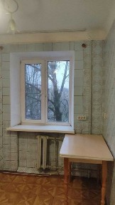 Продам 2 к. кв вул. Ощєпкова, 4,пов 4/5другий дім метро 