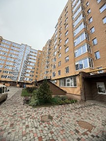 Продаж квартири ЖК Лазурний