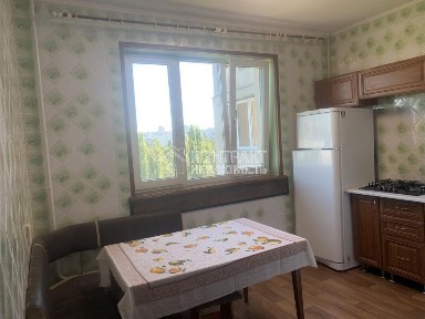 Продам 4-комнатную квартиру 522 м/н Студенческая Героев Труда