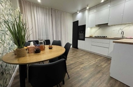 Продаж 2кім квартира НОВОБУДОВА евроремонт