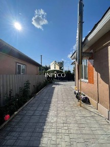 Будинок на продаж