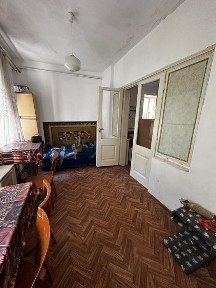 Продам квартиру в центрі початок вул. Пирогова