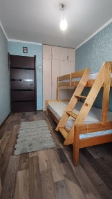 Продам 2кім. Низ пр. Поля, Центр, парк Глоби ( Центральний р-н)