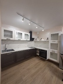 Продаж 2 кімнатної квартири + кухня-студія по вул. Київська.