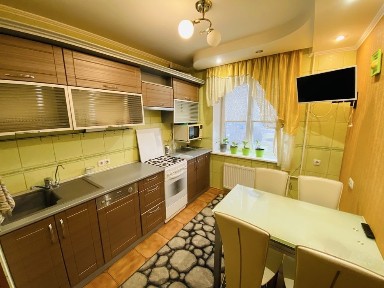 Довгострокова оренда двокімнатної квартири О. Теліги, 1