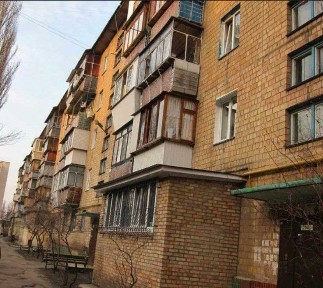 2 к квартира вул Чорних Запорожців 11 б Дніпровський р-н