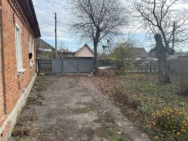 Продам будинок в затишному місці міста Лубен