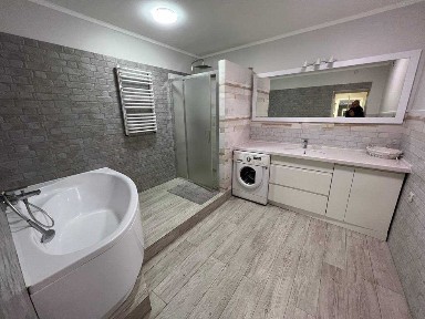 Оренда 2к квартира в центрі новобудова