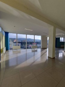 Здається приміщення в цетрі Садгори