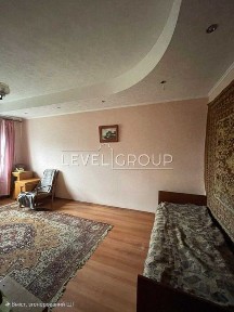 Продаж затишний 2-поверховий пів будинку в с. Нове, Фастівський район