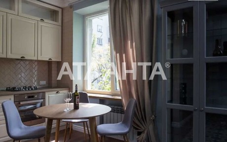 2-кімнатна квартира на проспекті Шевченка, Кармена Романа.