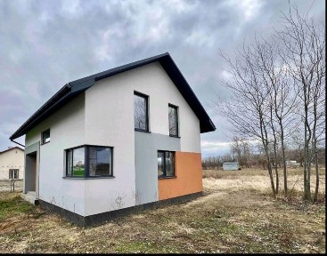 Продаж нового 2-х поверхового будинку в передмісті Києва, с.Путрiвка