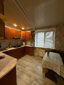 Продам 2к квартиру з ремонтом, в цеглі, 52кв. м, р-н Фурманова