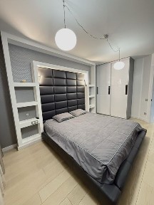 Продам трикімнатну квартиру на Щасливому!