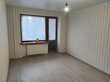 Терміново! Продам 2-кім квартиру з А/О. Є-відновлення