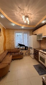 Продаж 3 кімн. квартири на третьому поверсі