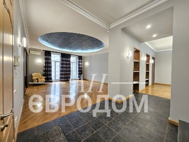 Продам квартиру 171 метр в Центре. Без комиссии!