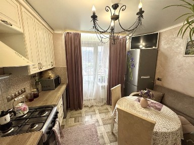 2 кімнатна Підгорянська 5 пов