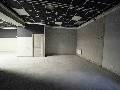 Здам магазин на червоний лінії проспекту Олександра Поля (Кірова)