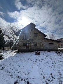 Продаж будинку в гарному місці. Можна під програму.