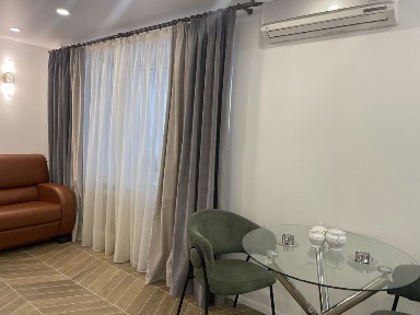 Арсенальня, пр. Виноградний, 6. 2 пов.